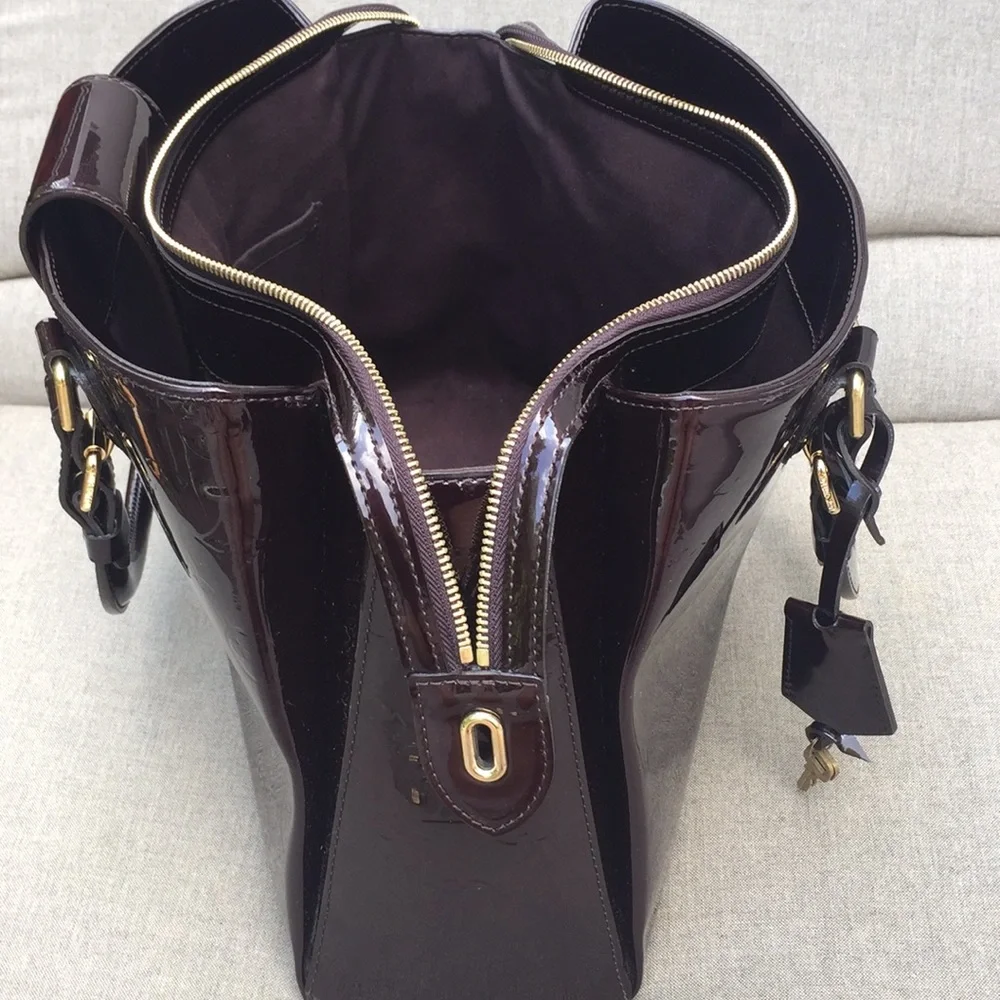 LOUIS VUITTON Melrose Avenue Bag